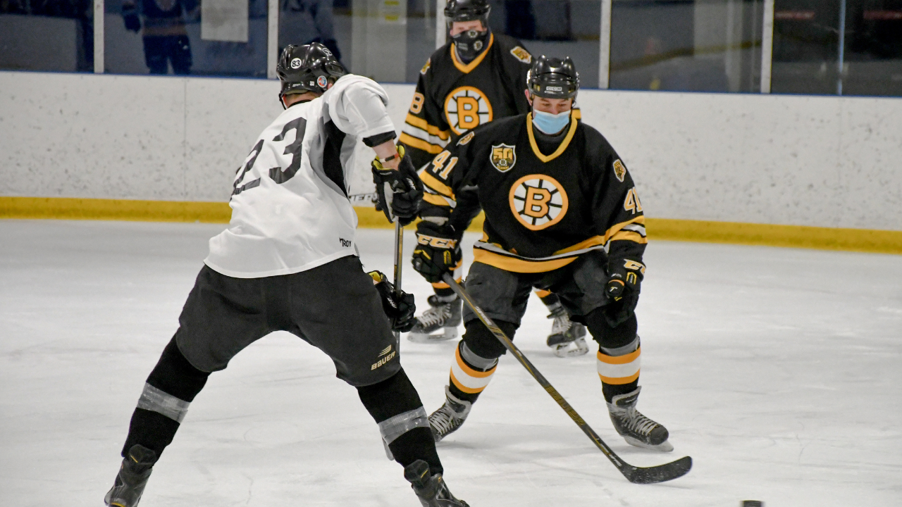 Bruins Alumni Draw Huge Crowd Versus Smith Foundation – Black N' Gold Hockey